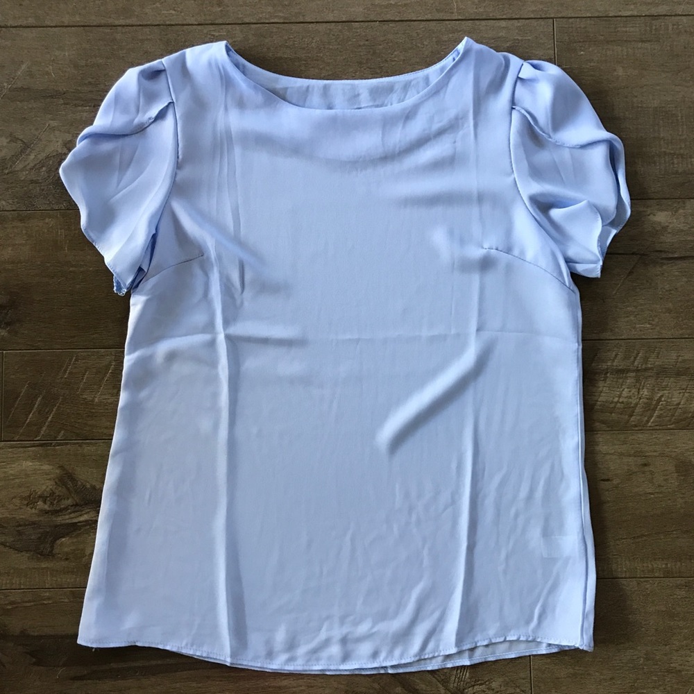 NWOT Blue petal sleeve blouse
